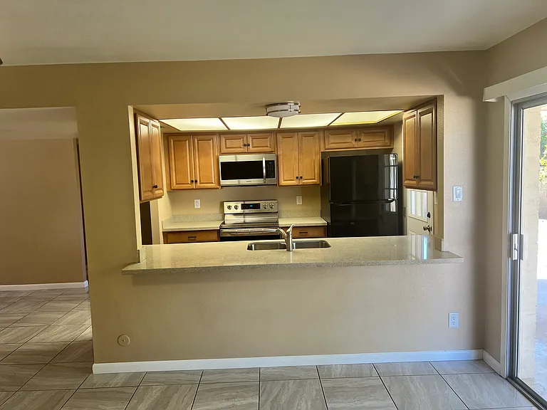 602 E Lodge Dr — Photo 8