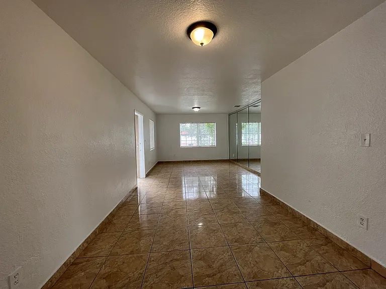 9870 Nicaragua Dr — Photo 7