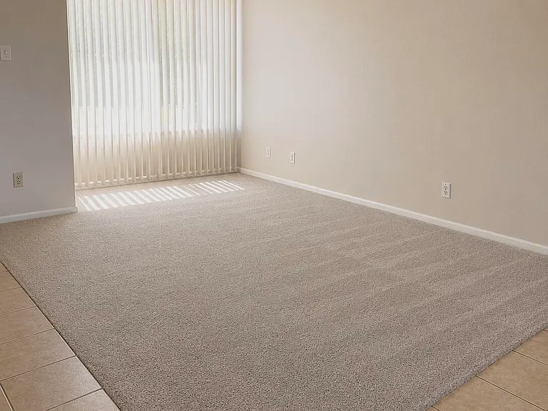1927 E Hampton Ave #203 — Photo 3