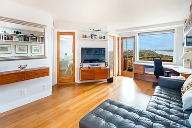 5700 Arlington Avenue, #21R