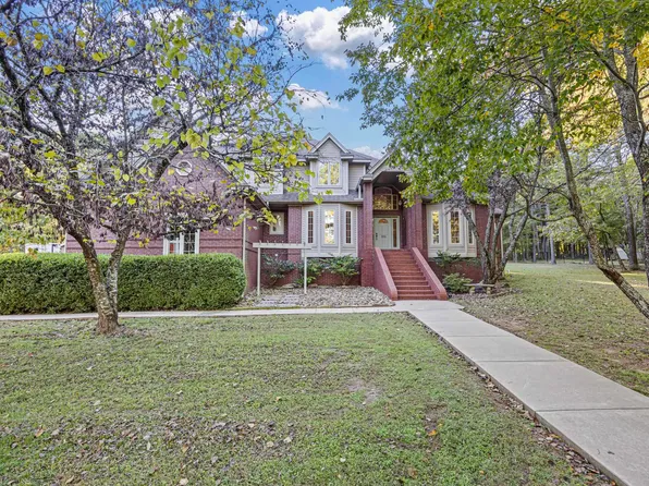 211 Park Rd, Russellville, AR 72802