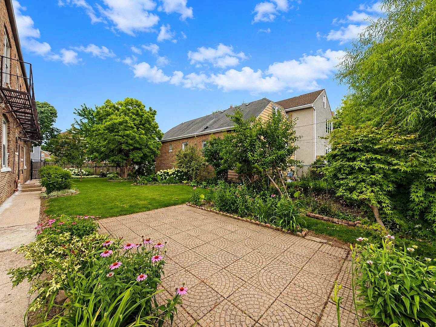 2 bed, 600 sqft, $1,300 — Photo 4