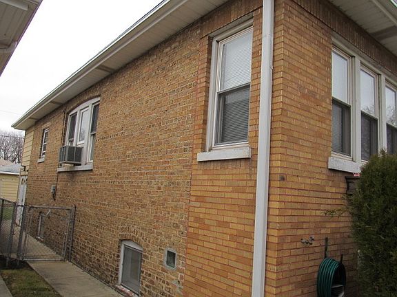 4th image of 4324 N New England Ave #1
