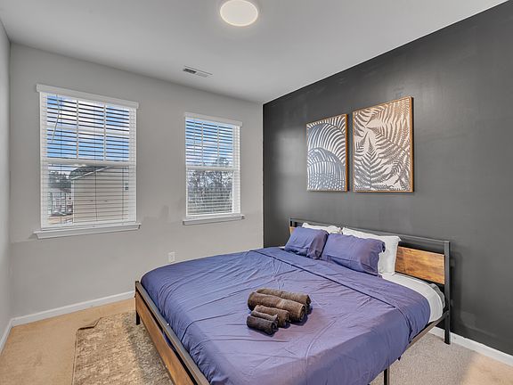 5th image of 2804 Saltaire Ave