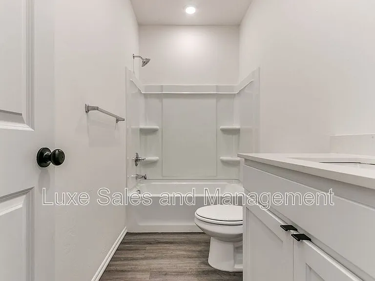 8012 NW 110th Dr — Photo 28