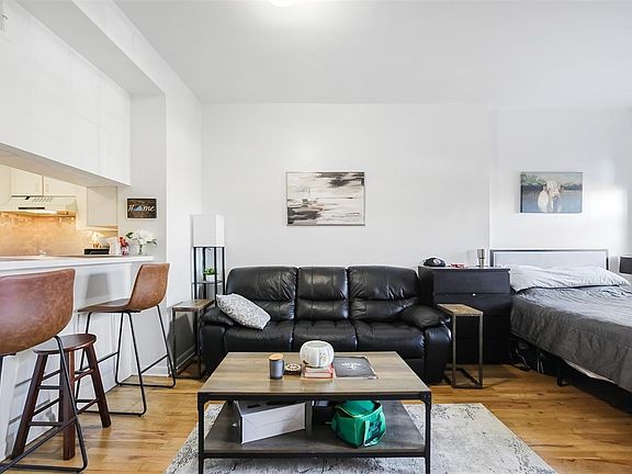 4th image of 227 Christopher Columbus Dr APT 209B