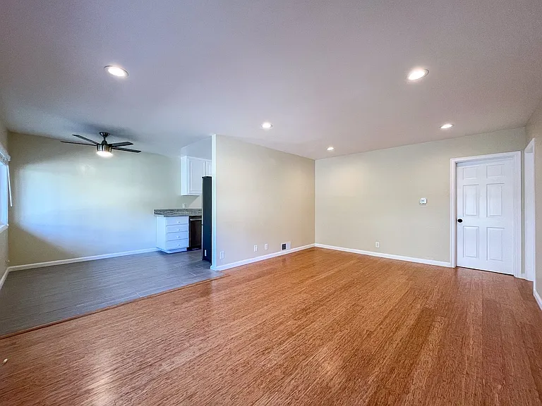 3910 Coco Ave — Photo 54