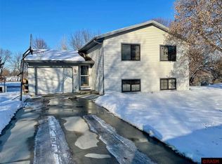 1735 Riggs Rd, Saint Peter, MN 56082