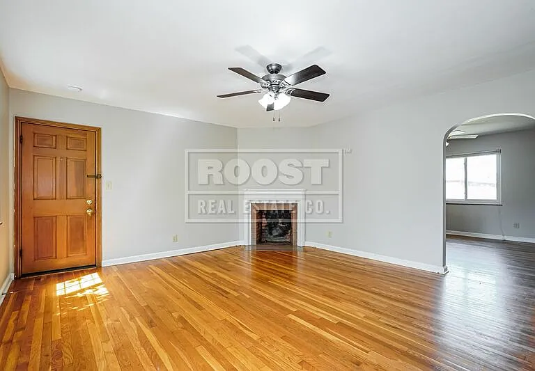 2010 Elmwood Ave #C — Photo 3