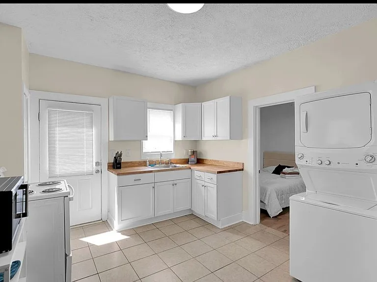 1814 Hercules Ave — Photo 5