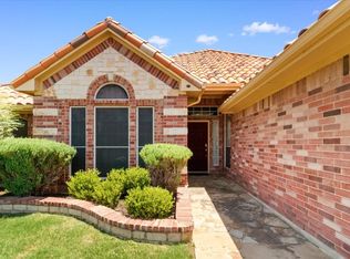 810 W Lonesome Dove Trl, Arlington, TX 76001