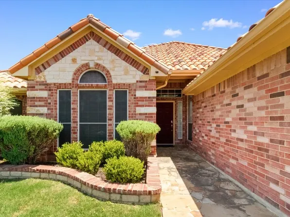 810 W Lonesome Dove Trl, Arlington, TX 76001