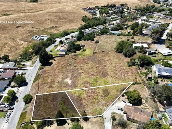74 Las Lomas Dr, Watsonville, CA 95076