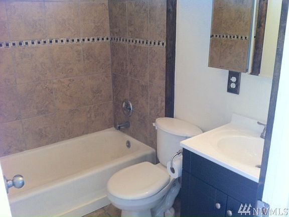 3rd image of 1515 W Fern Dr