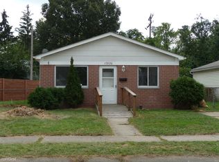 17820 Ivanhoe St, Roseville, MI 48066