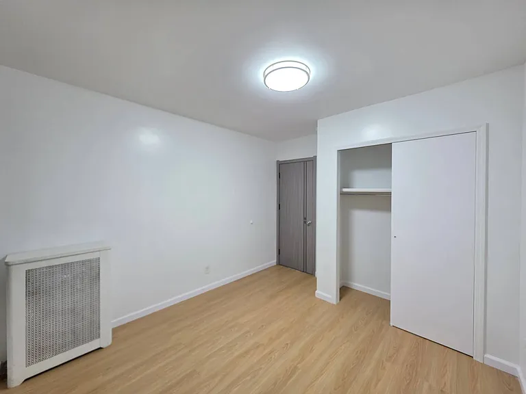 1382 W 7th St #2 — Photo 14