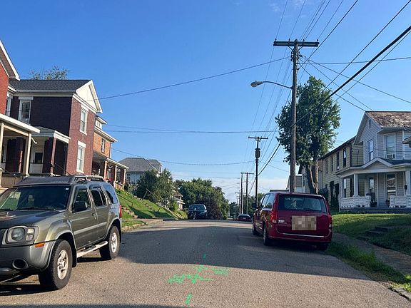 5th image of 119 Fox Ave