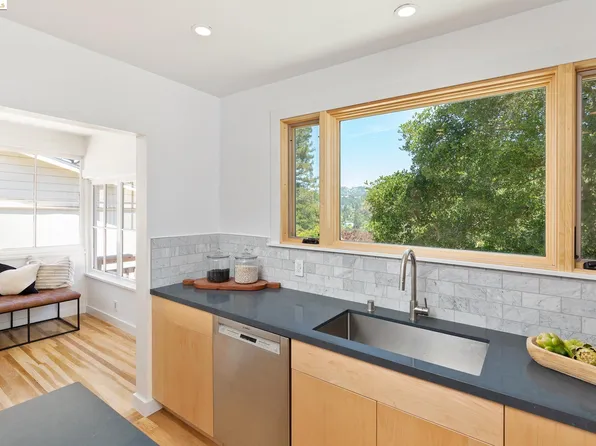 5962 Johnston Dr, Oakland, CA 94611