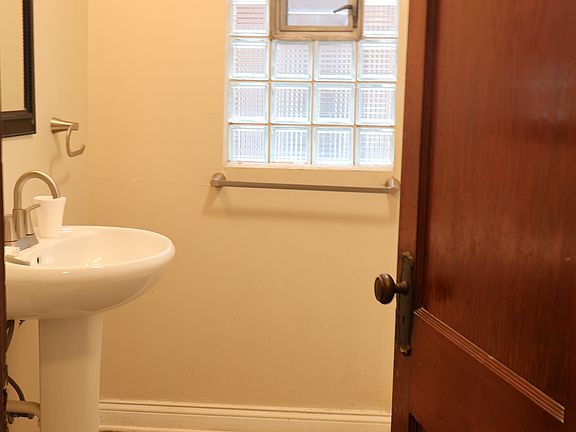 4th image of 4103 S Sacramento Ave #2