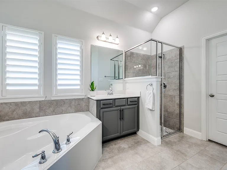 230 Fox Crossing Ln — Photo 12