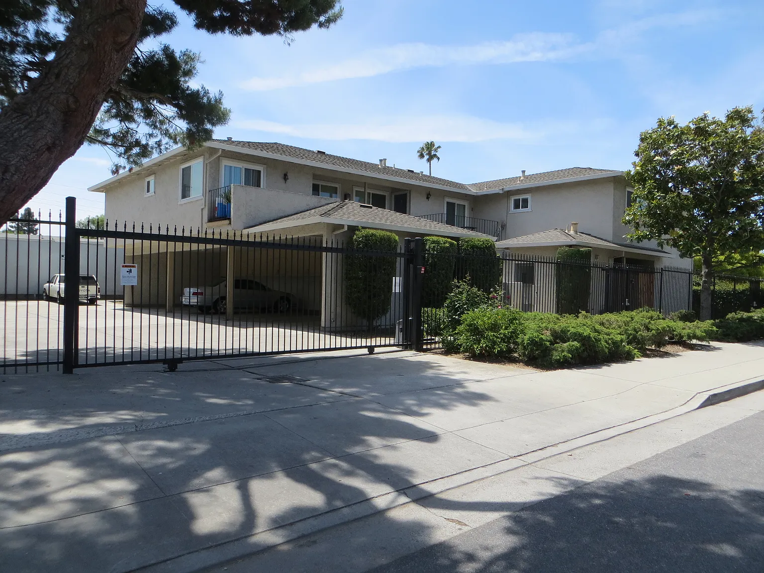 2 bed, 800 sqft, $2,750 — Photo 2