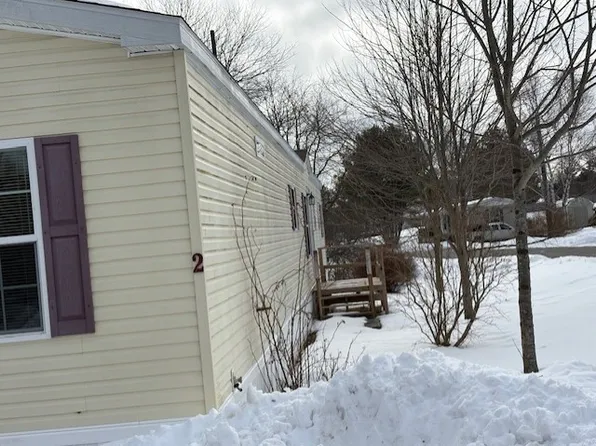 2 Marion Ln, Bucksport, ME 04416