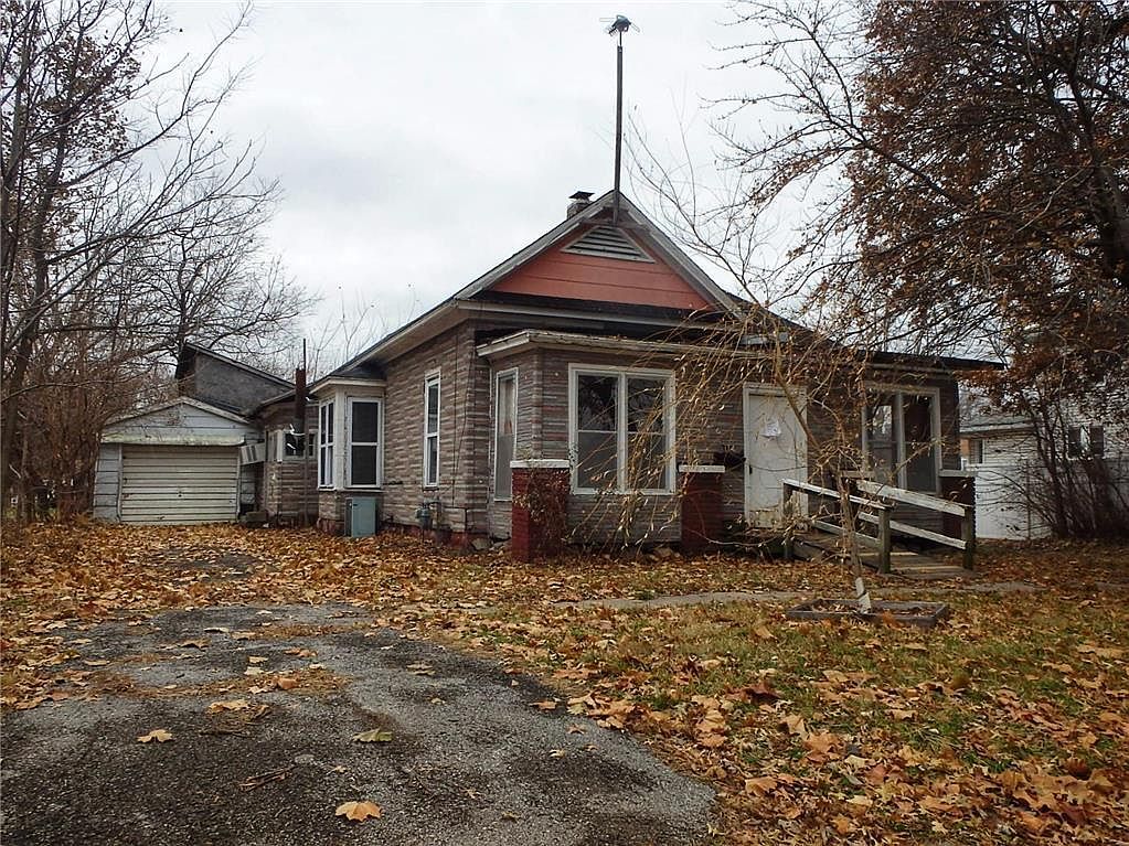 114 E Lake St, Marceline, MO 64658 Zillow