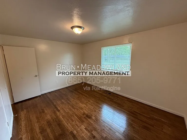 3813 Woodlake Dr NE — Photo 22