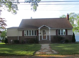 103 Chelsea Ave, West Babylon, NY 11704