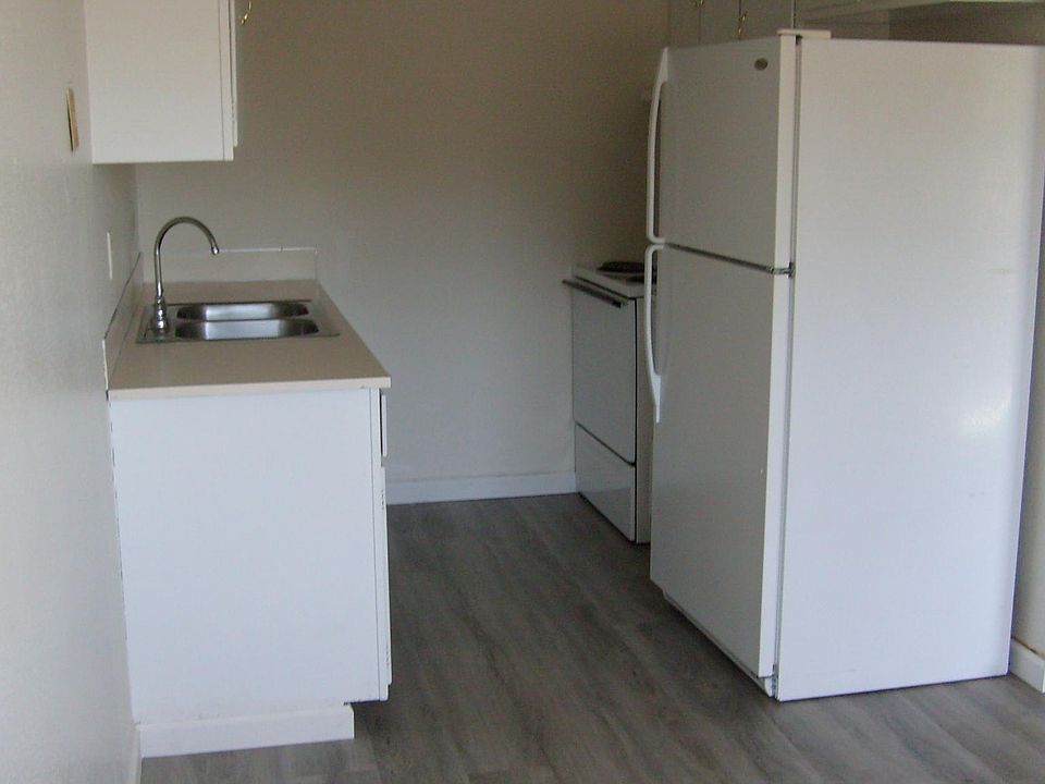 2nd image of 3202 E Mill Plain Blvd
