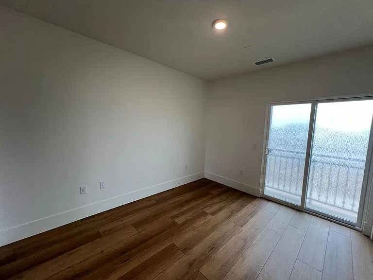 340 Rendar Ln — Photo 16