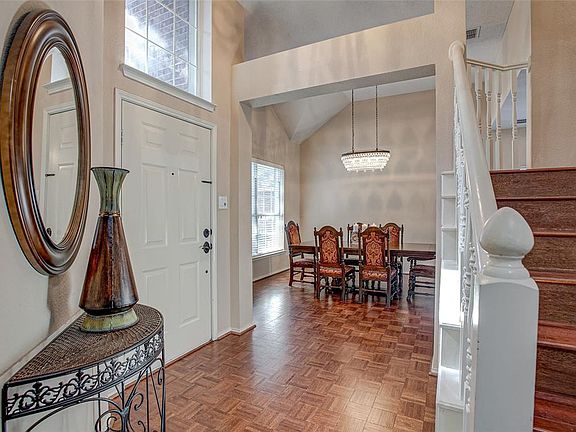 5th image of 2708 Chatsworth Dr