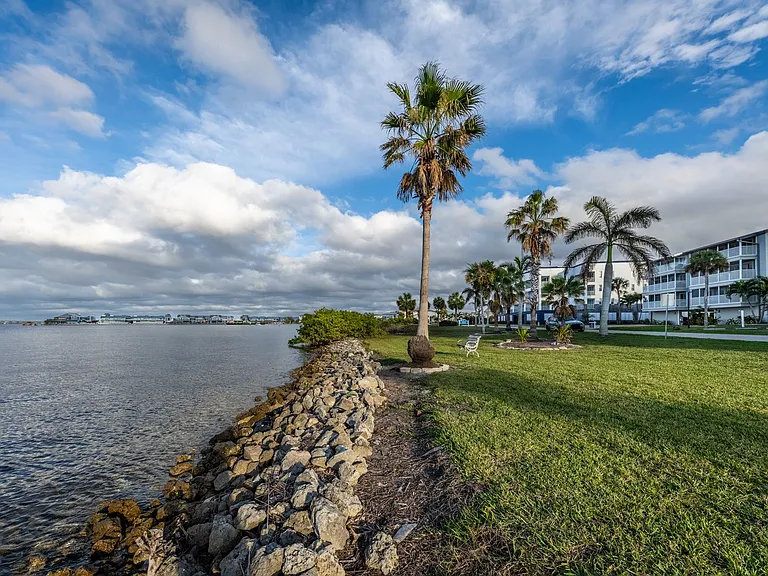 1477 Park Beach Cir #11 — Photo 46