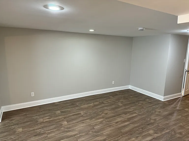 418 Bonsal St — Photo 18