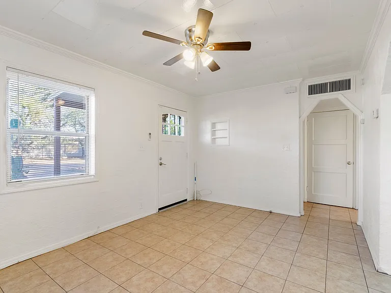 3715 E Glenn St — Photo 3