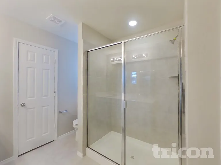 1023 Spofford Dr — Photo 2