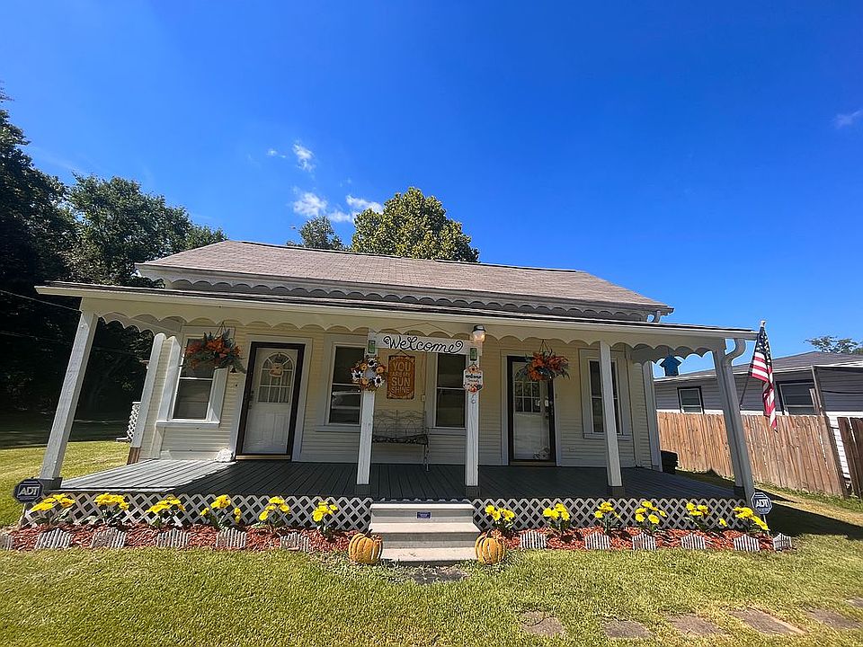 406 Main St, Ellisville, MS 39437 Zillow