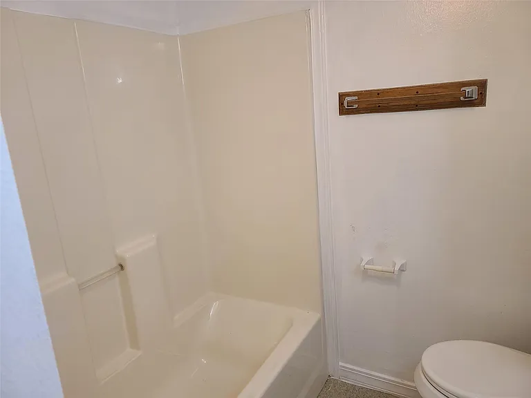 410 N Avenue D — Photo 11