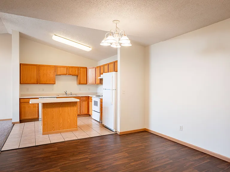 Bismarck, ND Sierra Ridge Apartments | 32C | Dining