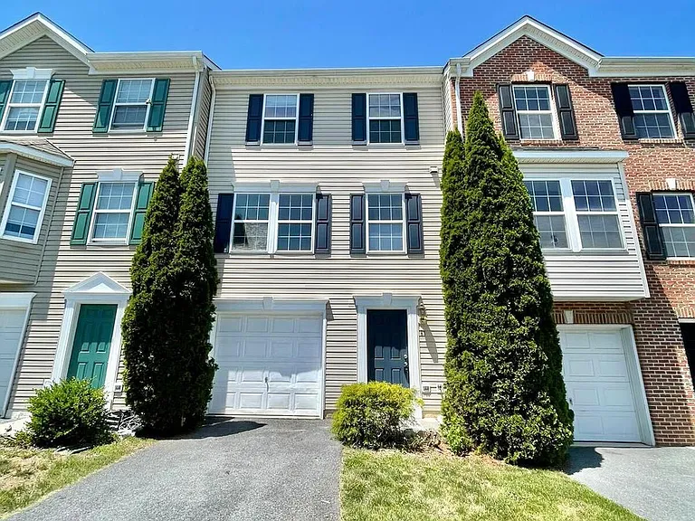 61 Quartz Rd — Photo 1