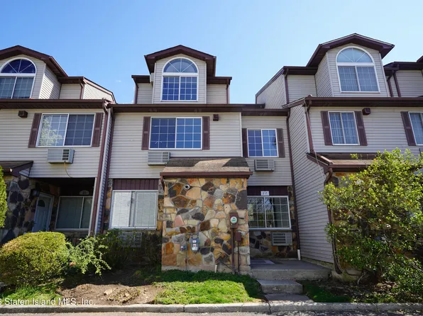 27 Croft Ct, Staten Island, NY 10306