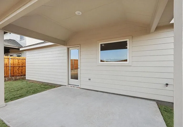 514 Weller Rd — Photo 23