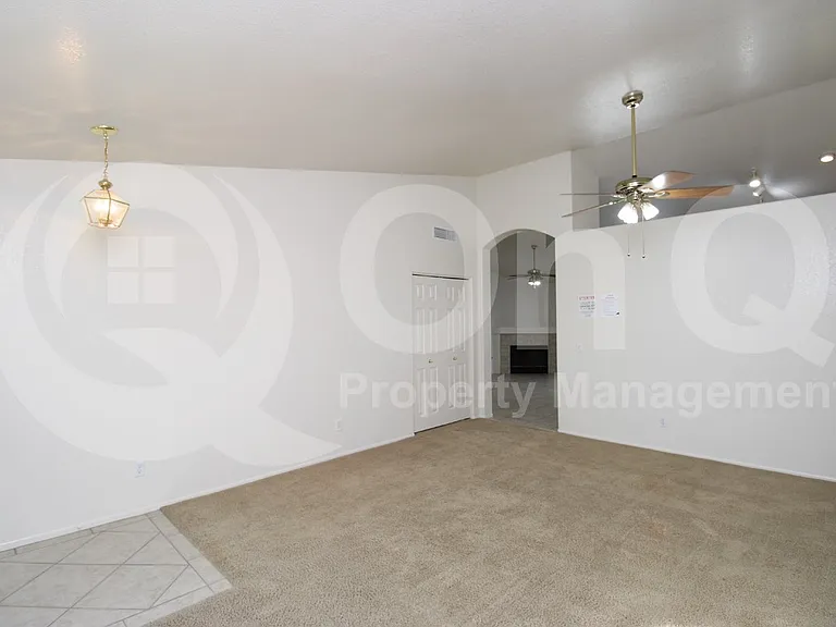 4522 E Muriel Dr — Photo 7