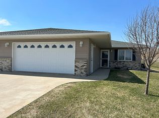 1903 Clubhouse Dr NE, Stewartville, MN 55976