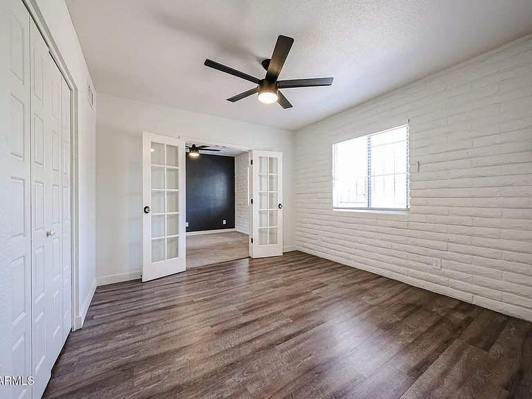 1803 W Maryland Ave — Photo 9