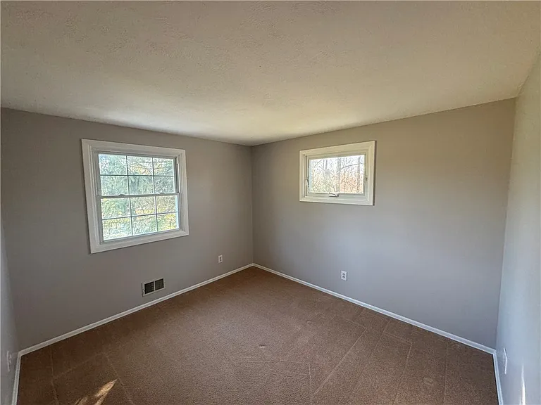 1095 Hamlin Parma Townline Rd — Photo 9