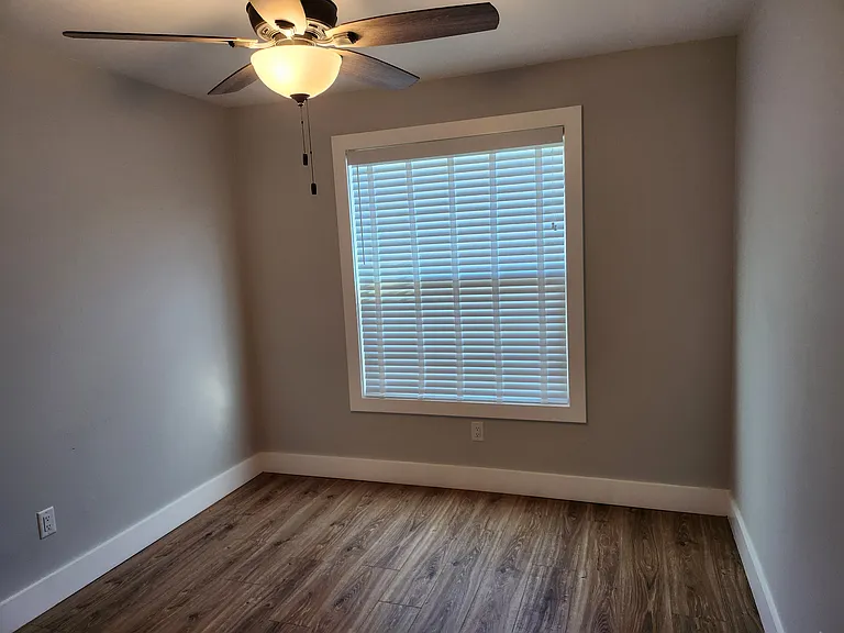 3068 Huron Ave — Photo 6