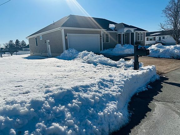 3rd image of 115 River Rd