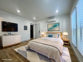 1827 E Ocean Blvd, Long Beach, CA