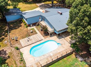 3240 30th St NE, Hickory, NC 28601